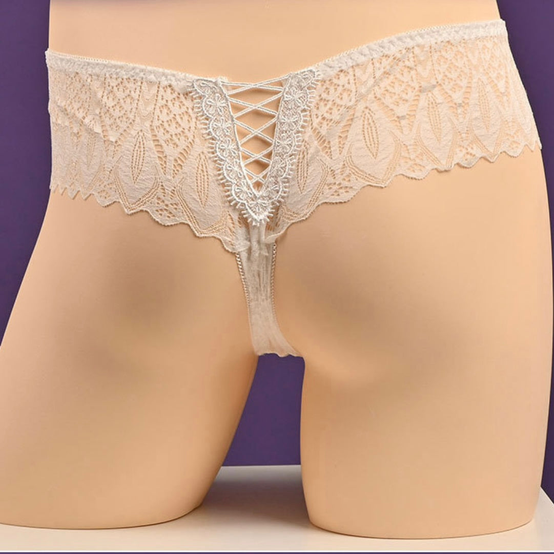 Plus Size Low Rise Lace Pouch Panties for Trans Women detail image 3