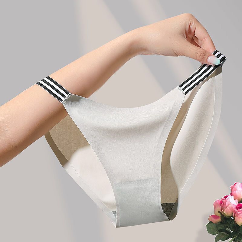 Seamless Hipster Panties for Trans Women detail image 5